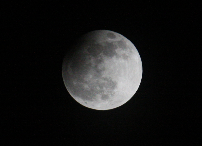 Immagine:Eclissi_parziale_Luna_25-04-13.jpg