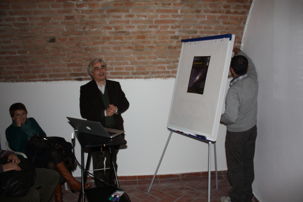 Image:Corso_astonomia_AAP_2012_00002.jpg