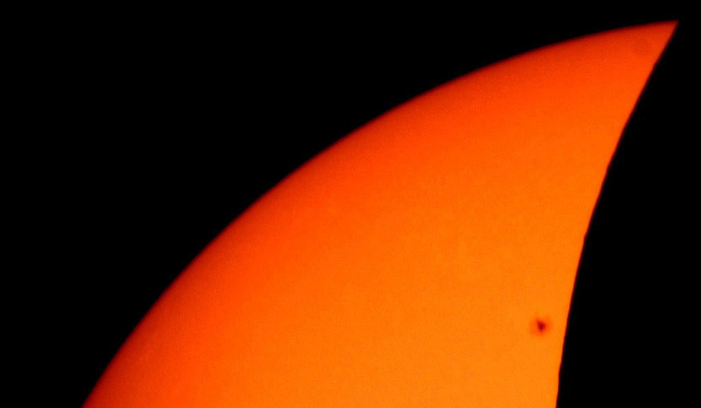 Immagine:Sunspot_2303.jpg