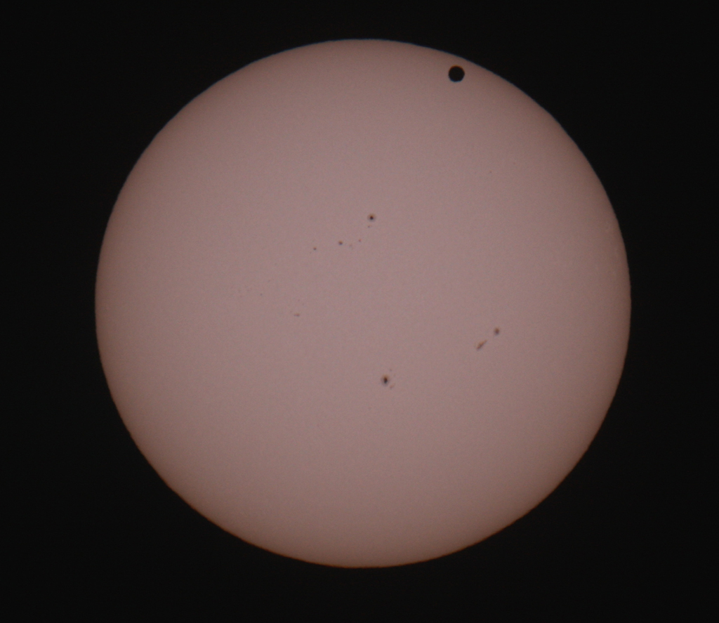 Immagine:Venus_transit_06-06-2012-00113_elab.jpg